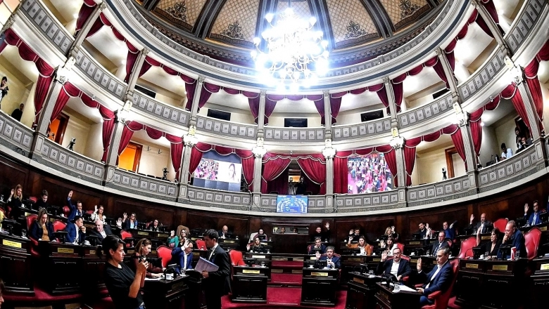 Reelecciones indefinidas e intendentes atentos: avanza la reforma a la Constitución bonaerense