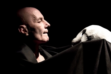 Daniel Lambertini dirá presente junto a la obra “Hamlet en Uno” y su teatro ritual