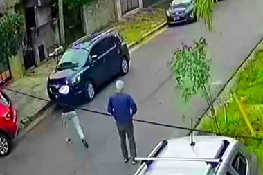 Brutal robo de auto en Avellaneda: la conductora fue golpeada, tironeada y arrastrada por el pavimento
